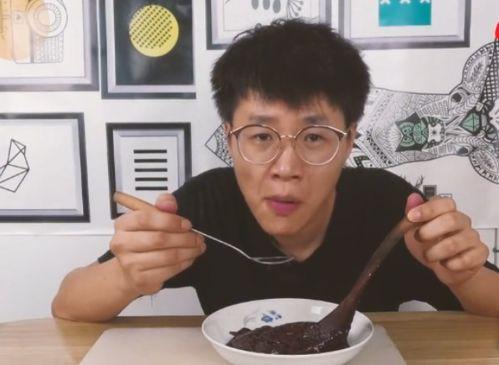 吃瓜原创男网红,揭秘吃瓜原创男网红的崛起之路 第1张 吃瓜原创男网红,揭秘吃瓜原创男网红的崛起之路 第1张